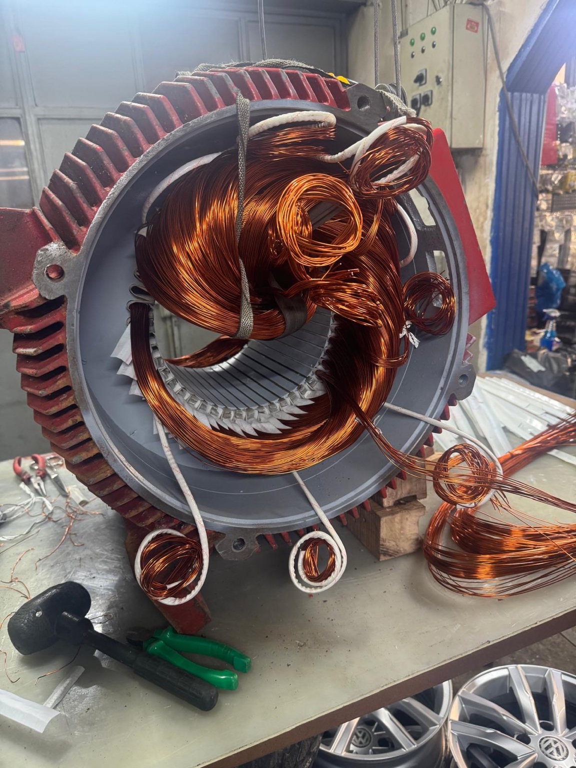Elektrik motoru stator sarım işlemi
